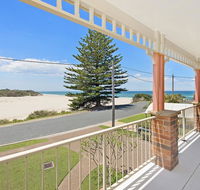 SEASCAPE - An Enticing Lakeside Escape - Internet Find