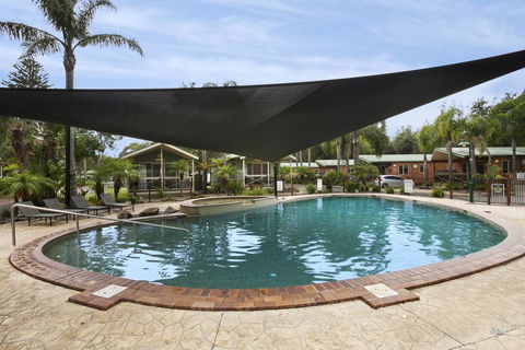 Seven Mile Beach Holiday Park - Internet Find 2