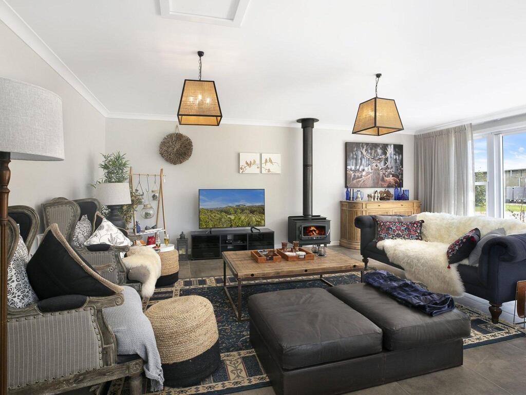 Wattle Ridge NSW Internet Find