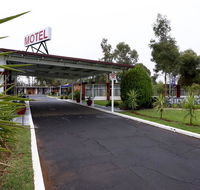 Silver Oaks Motel - Internet Find