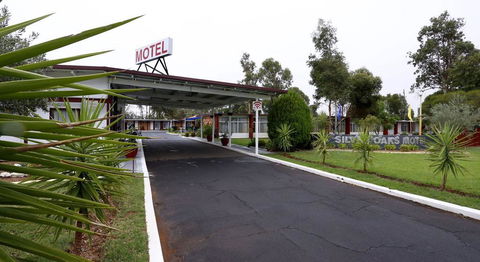 Silver Oaks Motel - Internet Find 0