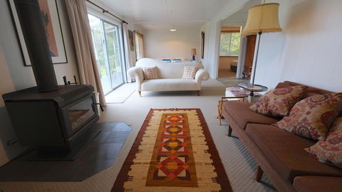 Sisters Beach House - Internet Find 3