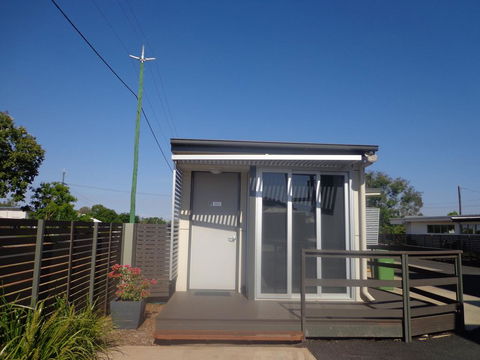 Smart Stayzzz Inns - Internet Find 2