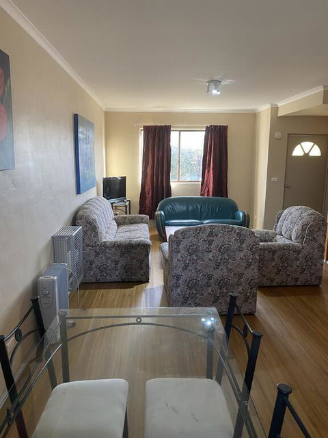 Snowgate Motel + Apartments - Internet Find 1