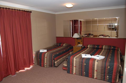 Southern Cross Motor Inn & Tourist Park - Internet Find 1