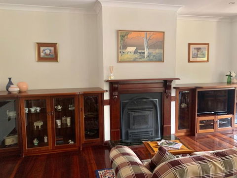Spacious, Clean , Relaxing Country Escape Perfect For Large Groups And Families - Internet Find 2