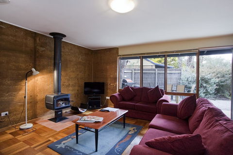 Split Point Cottages - Internet Find 0