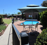 Stannum Lodge Motor Inn - Internet Find