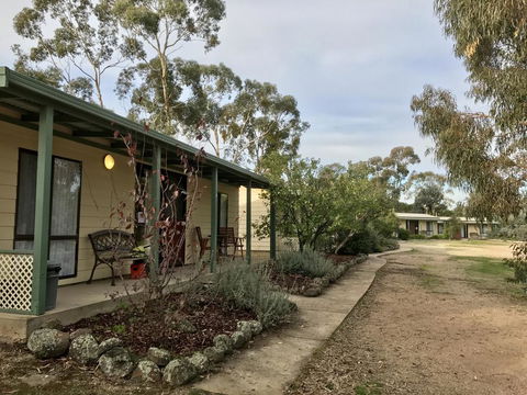 Stawell Holiday Cottages - Internet Find 3