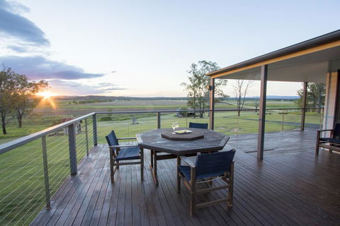 Stockton Rise Country Retreats - Internet Find 2