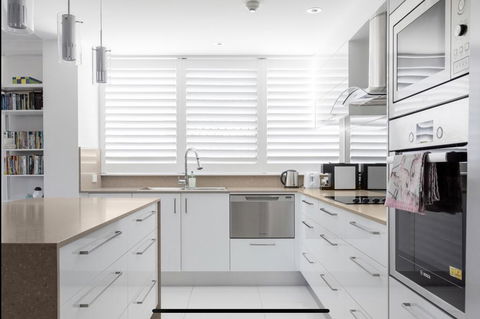 Stunning Burleigh Beach Apartment - Internet Find 1