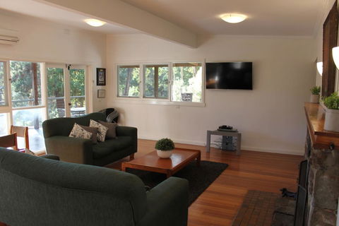 Sunny Corner Lake Eildon - Internet Find 3