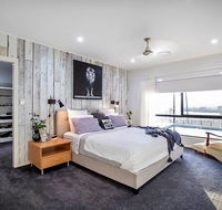 Sunset Penthouse Couples Retreat close to Airlie Beach Champagne on arrival - Internet Find