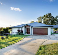 Sunset Retreat Airlie Beach Rural Getaway - Internet Find
