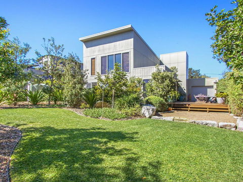 Sunshine Beach House-25 Metre Walk To The Beach - Internet Find 0
