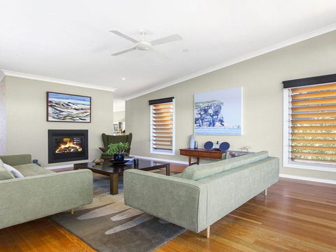 Sunshine Beach House-25 Metre Walk To The Beach - Internet Find 3
