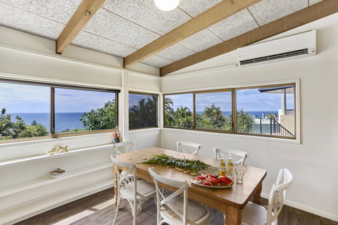 Sunshine Beach Shack - Internet Find 2