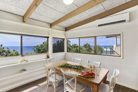 Sunshine Beach Shack - Internet Find 2