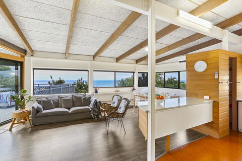 Sunshine Beach Shack - Internet Find 3