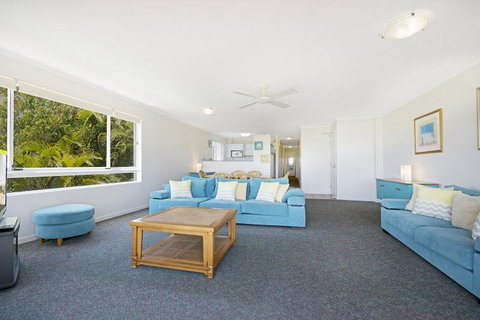 Sunshine Cove, Across The Road From The Beach - Internet Find 2