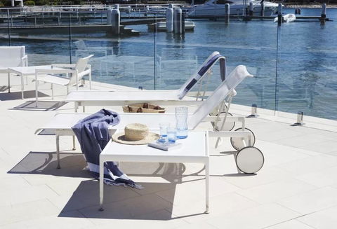 Superb 3 Bedroom, 2 Bathroom First Level Waterfront - Internet Find 2