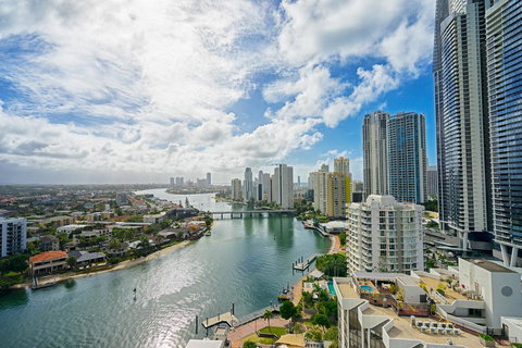 Superb Surfers Paradise Apartment - Top Location! - Internet Find 1