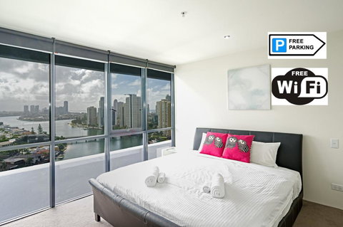 Superb Surfers Paradise Apartment - Top Location! - Internet Find 0