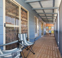 Surf and Sunsets Beach Holiday Home Mandurah - Internet Find