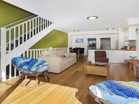 Surf Beach Townhouse - Internet Find 3