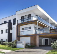Surf Beach Townhouse - Internet Find