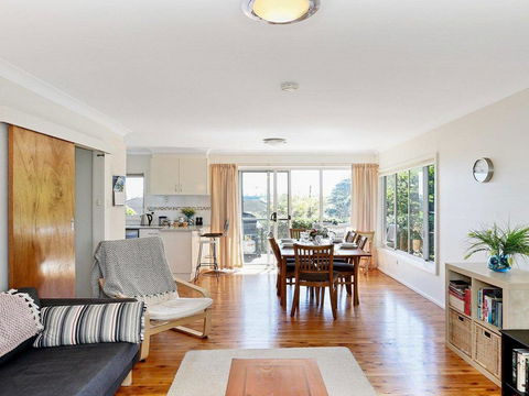 Surf Beach Views - Quiet Position, Close To Beach - Internet Find 2