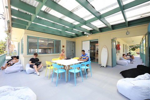 Surf Inn - Internet Find 3