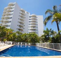 Surf Parade Resort - Internet Find