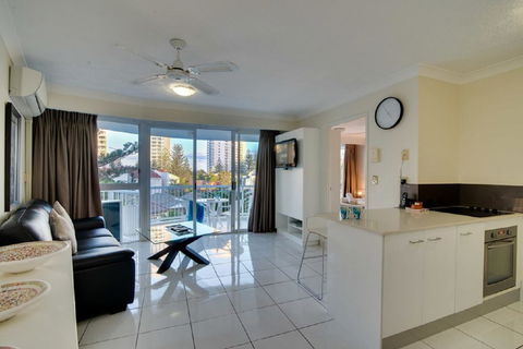 Surf Parade Resort - Internet Find 3