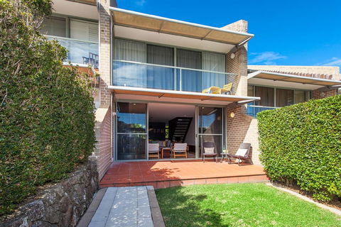 Surfside6 @ James Cook - Clarkes Beach - Internet Find 1
