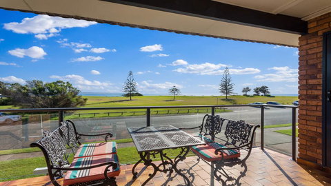 Surfspray 3 - Pebbly Beach - Internet Find 2