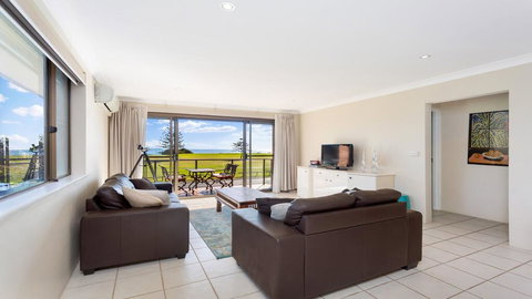 Surfspray 3 - Pebbly Beach - Internet Find 0