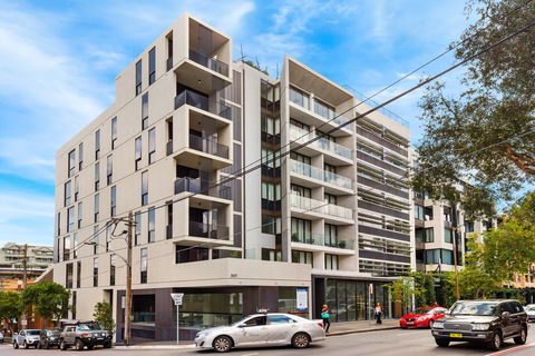 Surry Hills Modern Furnished Self-Contained Apartment (ELZ) - Internet Find 0
