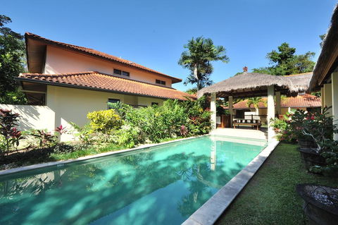 Surya Beachfront Villa No.1 - Internet Find 1