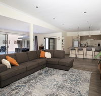 Swanway - Pet Friendly - 10 Min Walk to Beach - Internet Find