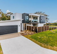 SWEEPING VIEWS - FREE WIFI NETFLIX - PET FRIENDLY OUTSIDE ONLY - Internet Find