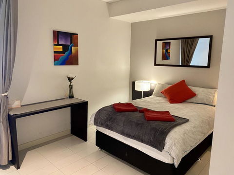 Sydney CBD Central Location - Spacious Apartment - Parking - Pool - Gym - Best Location - Internet Find 3