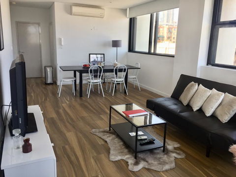 Sydney CBD, Live Like You're At Home (W/Parking) - Internet Find 0