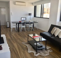 Sydney CBD Live Like You're At Home W/Parking - Internet Find