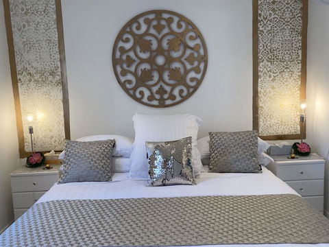 Sydney Executive Garden Apartments - Internet Find 0