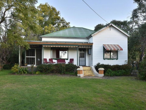 Tabitha Hill Cottage - Internet Find 1