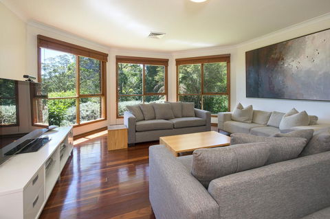 Taliesin - Beautiful 4 Bedroom Home With Amazing Views! - Internet Find 3