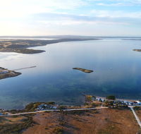 Tall Pines Beach House at Mount Dutton Bay part of Coffin Bay waterways - Internet Find
