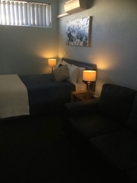 Tall Timbers Motel - Internet Find 0