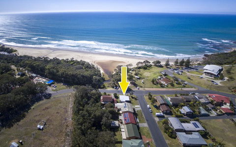 Tallowood Beachfront Cottage - Internet Find 1